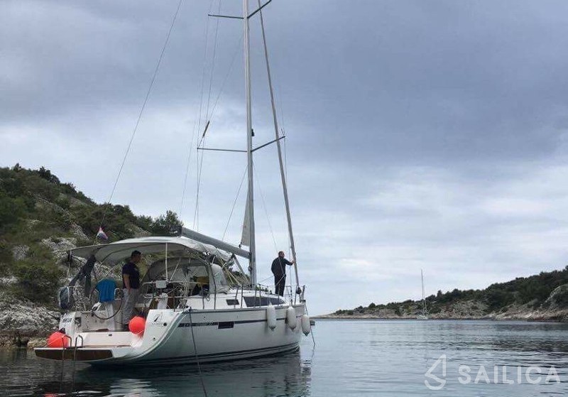 Bavaria Cruiser 37 - Yacht Charter Sailica