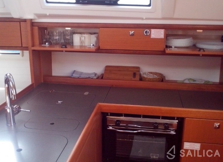 Bavaria Cruiser 37 - Yacht Charter Sailica