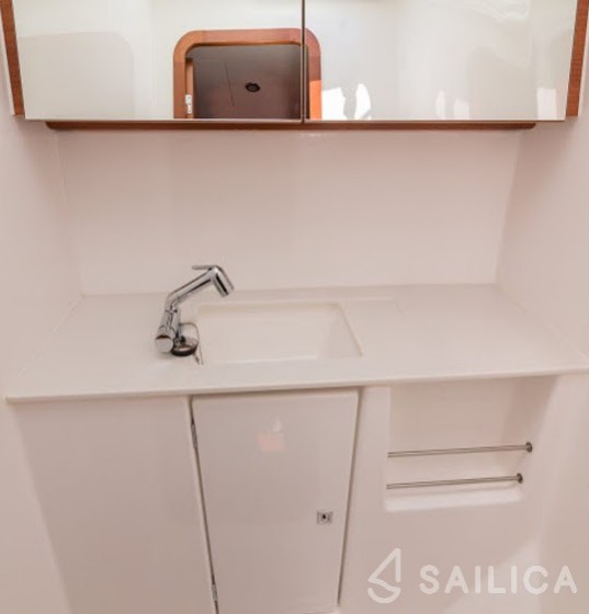 Dufour 500 Grand Large - Yacht Charter Sailica