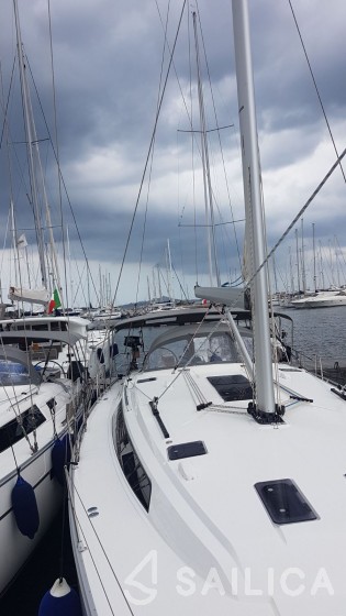 Oceanis 41.1 - Yacht Charter Sailica