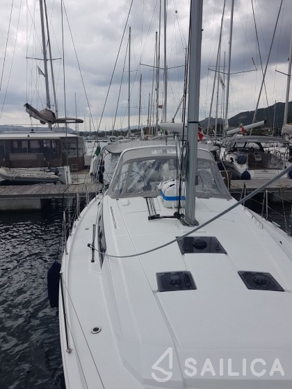 Oceanis 41.1 - Yacht Charter Sailica