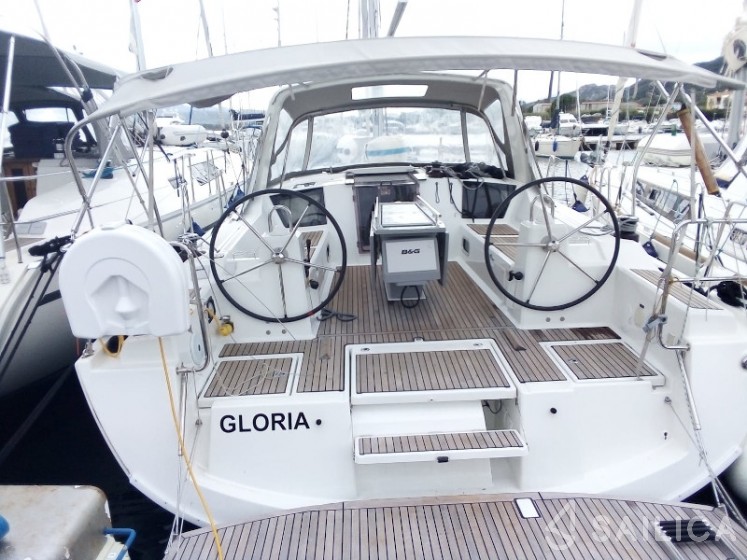 Oceanis 41.1 - Yacht Charter Sailica