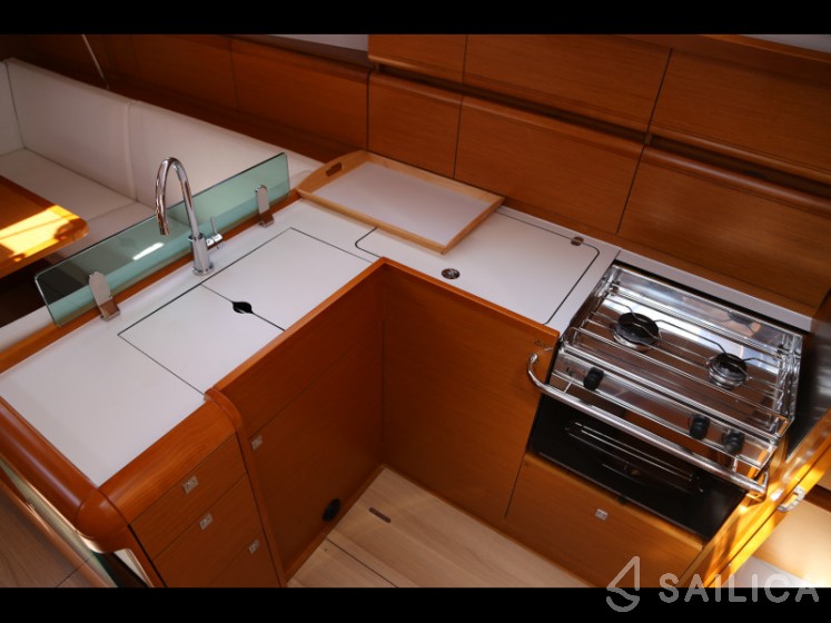 Sun Odyssey 419 - Yacht Charter Sailica