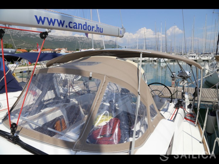 Sun Odyssey 419 - Yacht Charter Sailica
