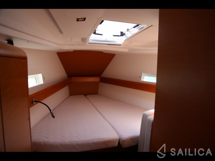 Sun Odyssey 419 - Yacht Charter Sailica