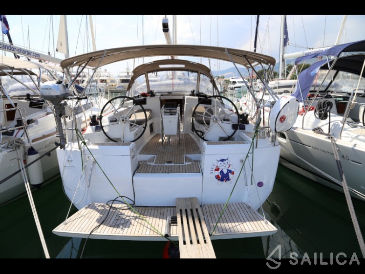 Sun Odyssey 419 - Yacht Charter Sailica