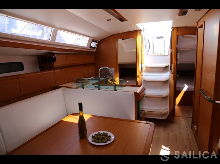 Sun Odyssey 419 - Yacht Charter Sailica