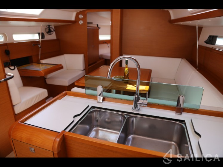 Sun Odyssey 419 - Yacht Charter Sailica