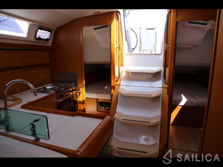 Sun Odyssey 419 - Yacht Charter Sailica