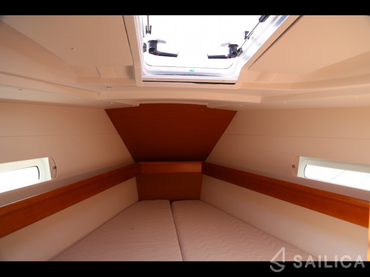 Sun Odyssey 419 - Yacht Charter Sailica