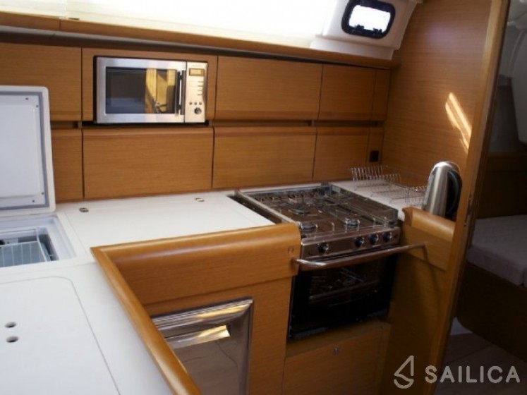Sun Odyssey 509 - Yacht Charter Sailica