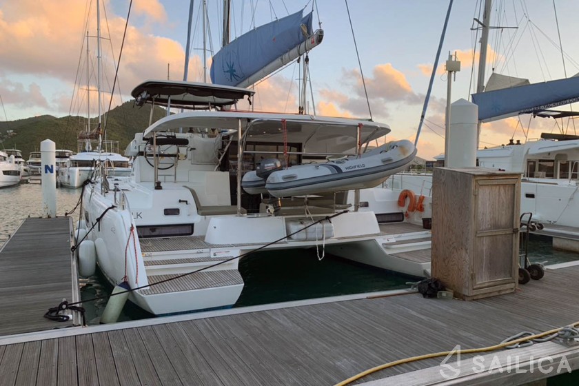 Lagoon 42 - Yacht Charter Sailica