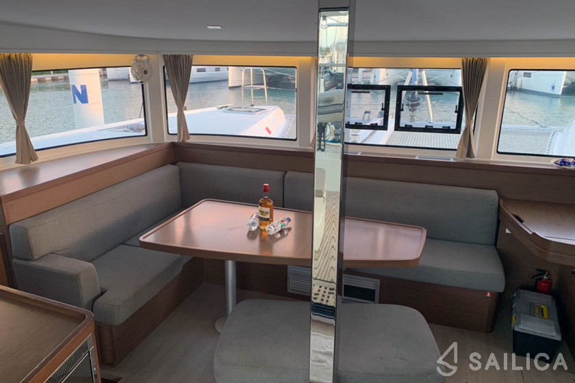 Lagoon 42 - Yacht Charter Sailica