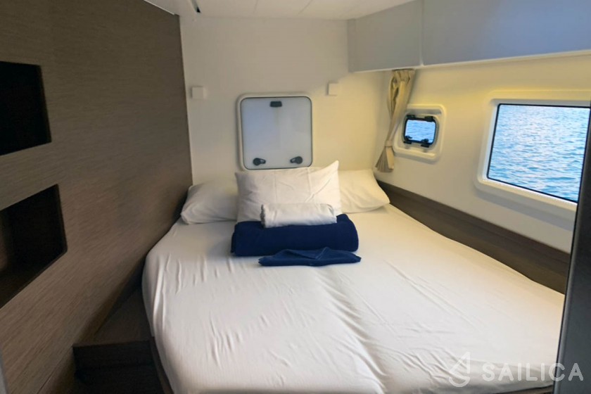 Lagoon 42 - Yacht Charter Sailica
