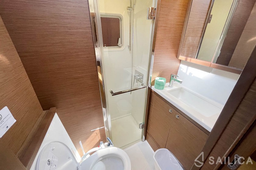 Lagoon 52F - Yacht Charter Sailica