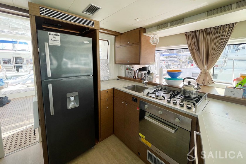 Lagoon 52F - Yacht Charter Sailica