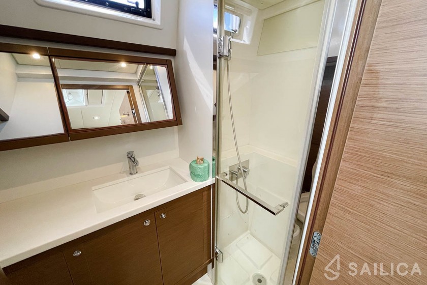 Lagoon 52F - Yacht Charter Sailica