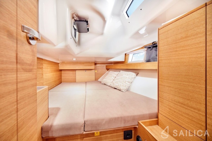 Elan Impression 40.1 - Yacht Charter Sailica