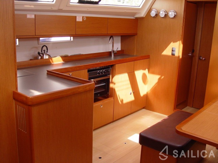 Bavaria 46 Cruiser - Yacht Charter Sailica