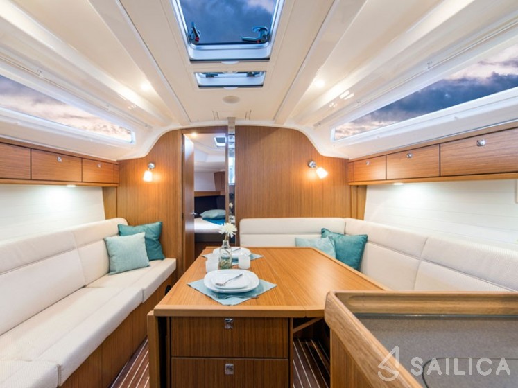 Bavaria 37 Cruiser - Yacht Charter Sailica