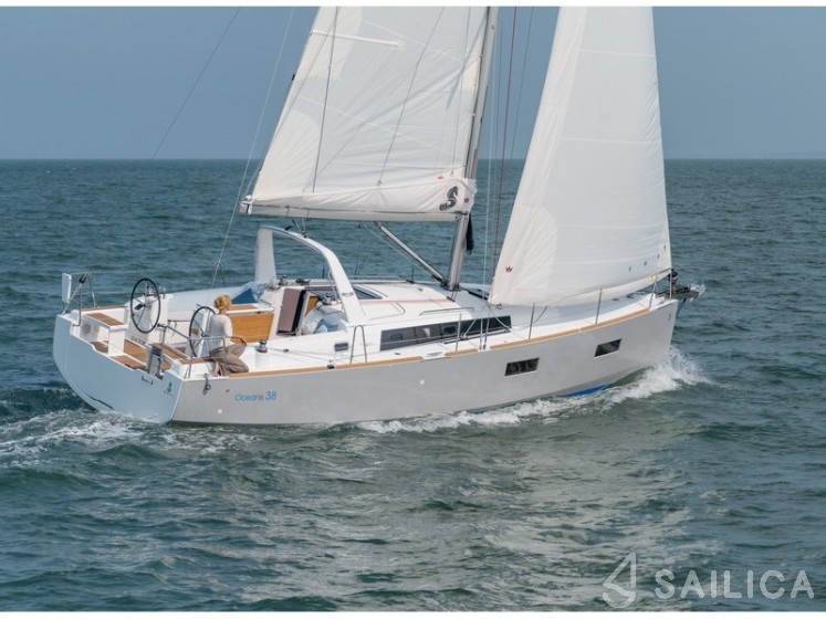 Oceanis 38 - Yacht Charter Sailica