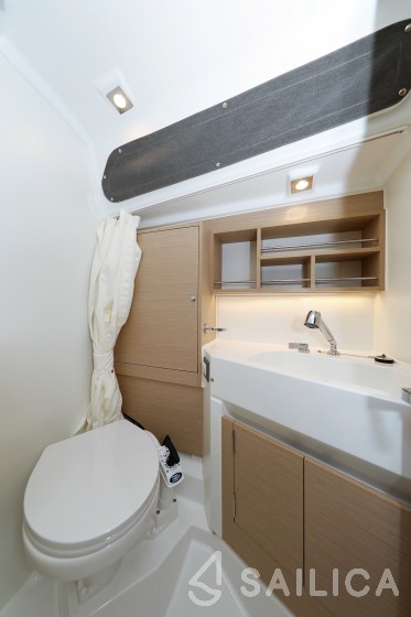 Oceanis 34.1 - Yacht Charter Sailica