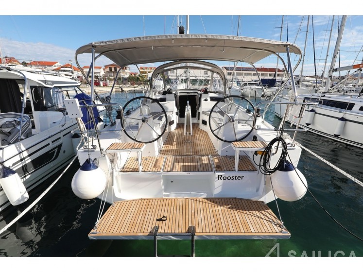 Oceanis 34.1 - Yacht Charter Sailica