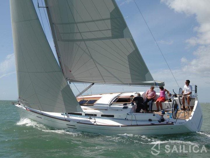 Dufour 40 - Yacht Charter Sailica