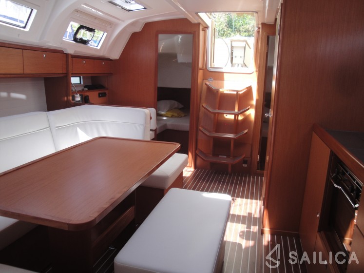 Bavaria Cruiser 41 - Yacht Charter Sailica