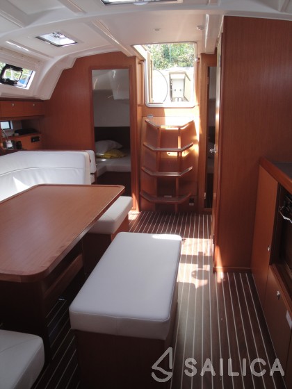 Bavaria Cruiser 41 - Yacht Charter Sailica