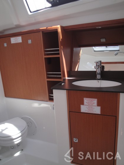 Bavaria Cruiser 41 - Yacht Charter Sailica