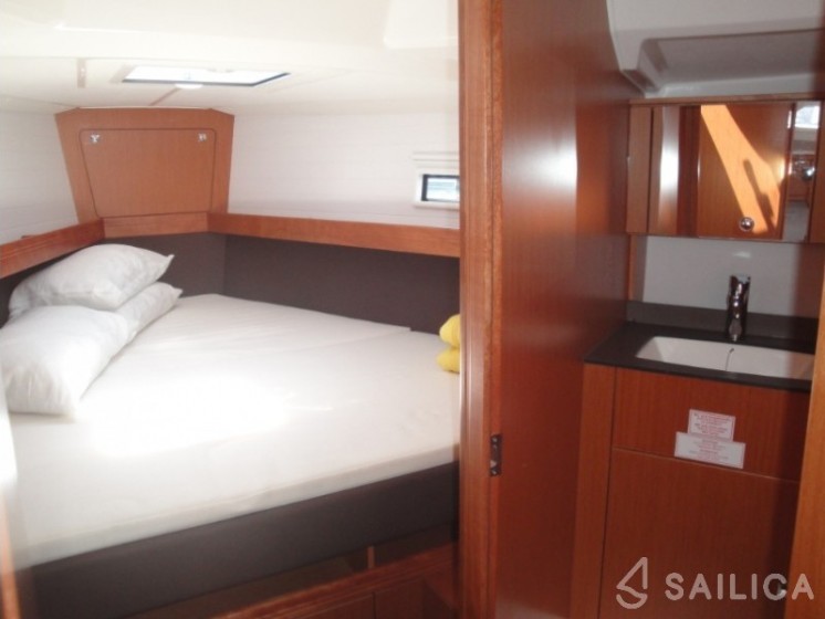 Bavaria Cruiser 41 - Yacht Charter Sailica