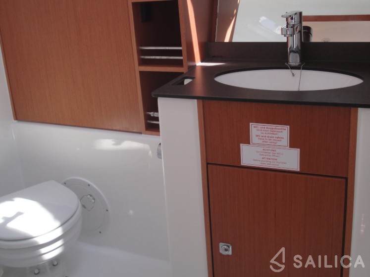 Bavaria Cruiser 41 - Yacht Charter Sailica