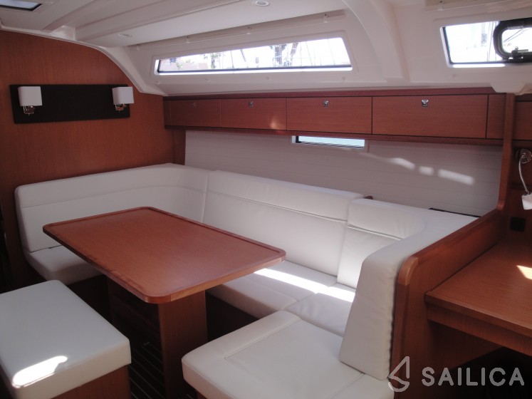 Bavaria Cruiser 41 - Yacht Charter Sailica