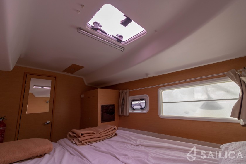 Lagoon 380 - Yacht Charter Sailica