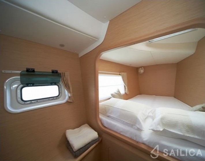 Lagoon 380 - Yacht Charter Sailica