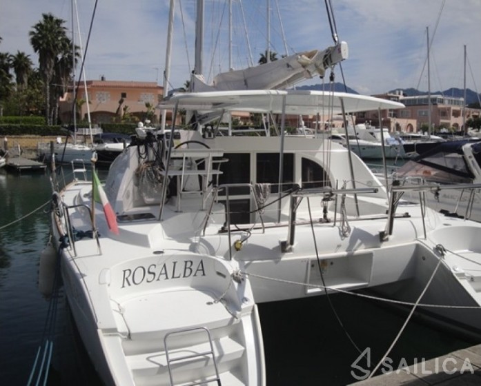 Lagoon 380 - Yacht Charter Sailica