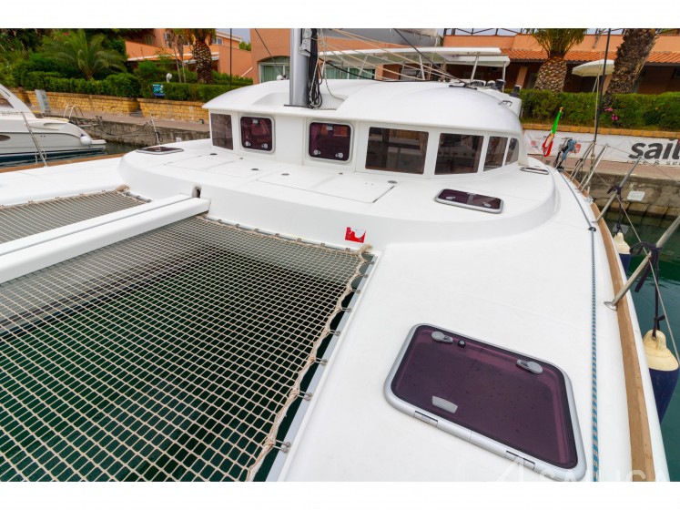 Lagoon 380 - Yacht Charter Sailica
