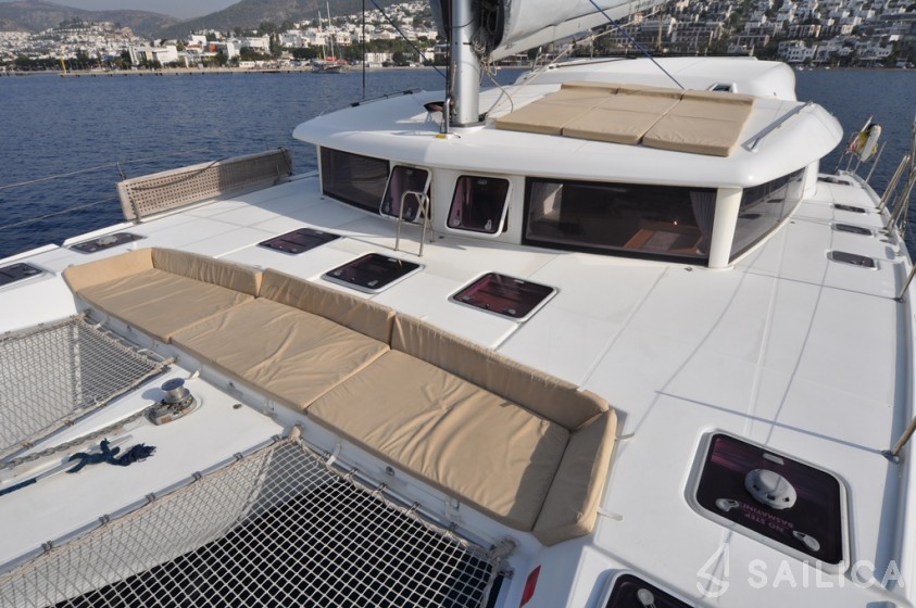 Lagoon 421 - Yacht Charter Sailica