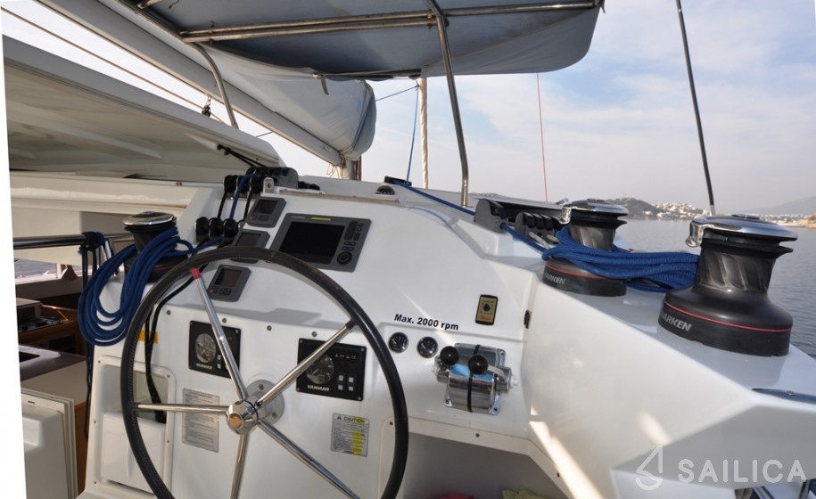 Lagoon 421 - Yacht Charter Sailica