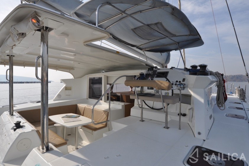 Lagoon 421 - Yacht Charter Sailica
