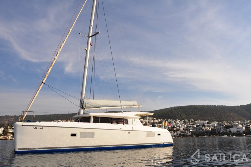 Lagoon 421 - Yacht Charter Sailica