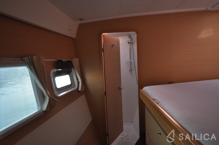 Lagoon 421 - Yacht Charter Sailica