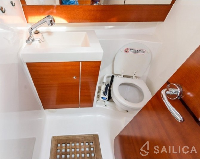 Dufour 405 - Yacht Charter Sailica
