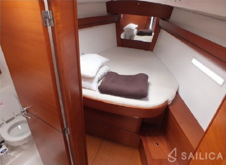 Dufour 405 - Yacht Charter Sailica