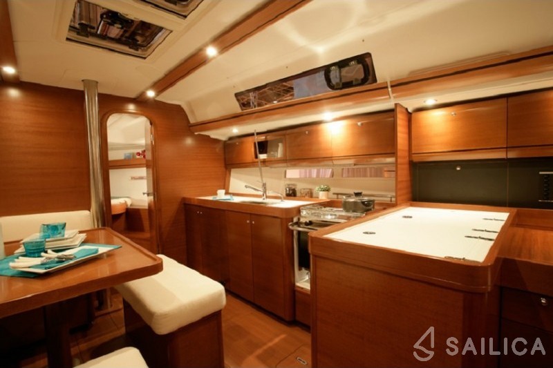 Dufour 405 - Yacht Charter Sailica