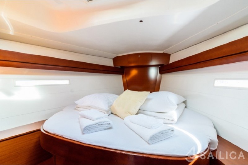 Dufour 405 - Yacht Charter Sailica
