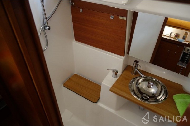 Dufour 410 Grand Large - Yacht Charter Sailica