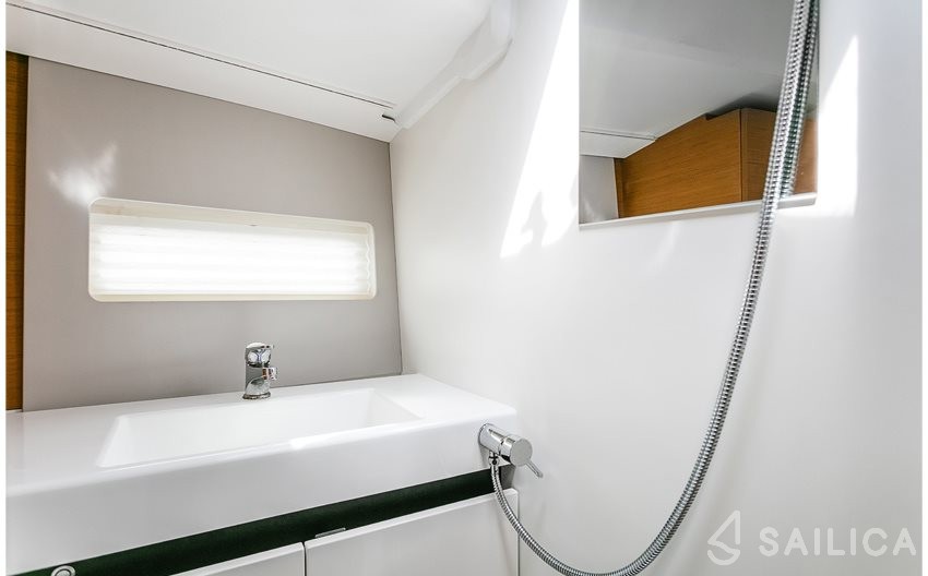 Sun Odyssey 490 - Yacht Charter Sailica