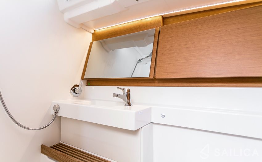Sun Odyssey 490 - Yacht Charter Sailica